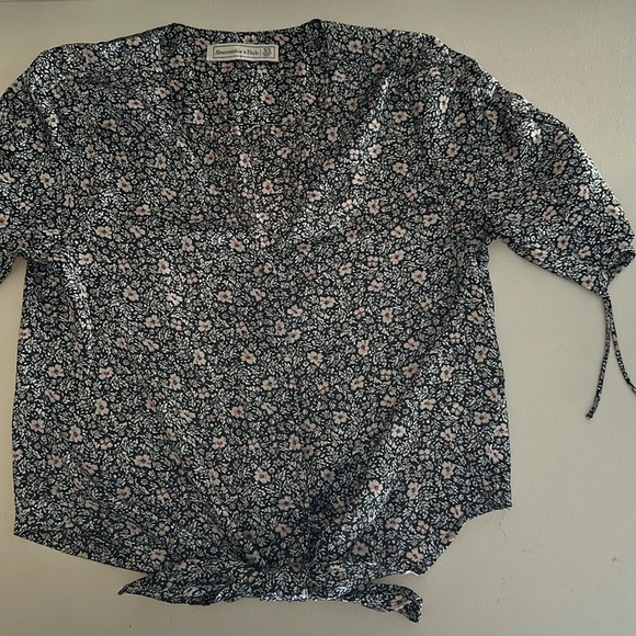 Abercrombie & Fitch Tops - Abercrombie and fitch